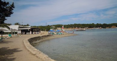 Beste reistijd Ibiza: weer, water en clubseizoen per maand 8 Strand op Ibiza