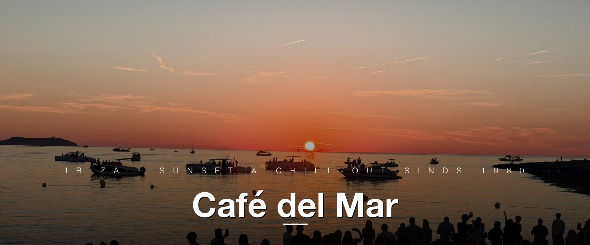 Publiek bij Café del Mar tijdens zonsondergang, Sant Antoni, Ibiza