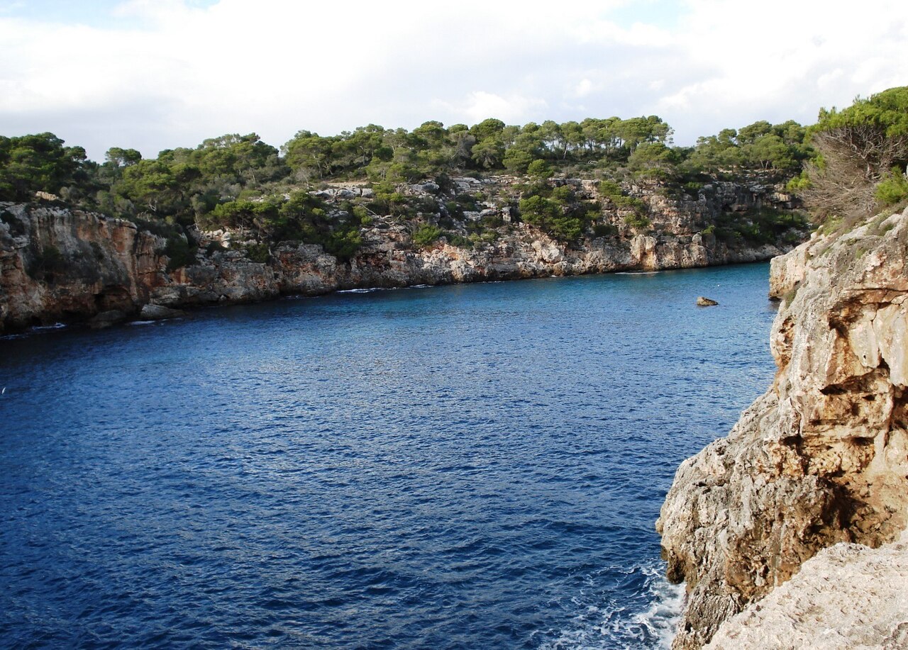 Toegang tot Playa Cala Pi via de trappen