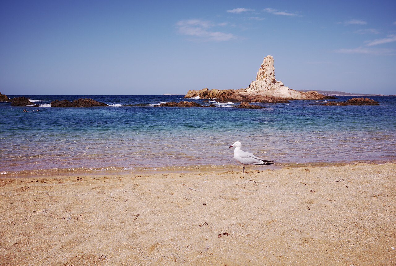Cala Pregonda op Menorca met uniek rood-goud zand