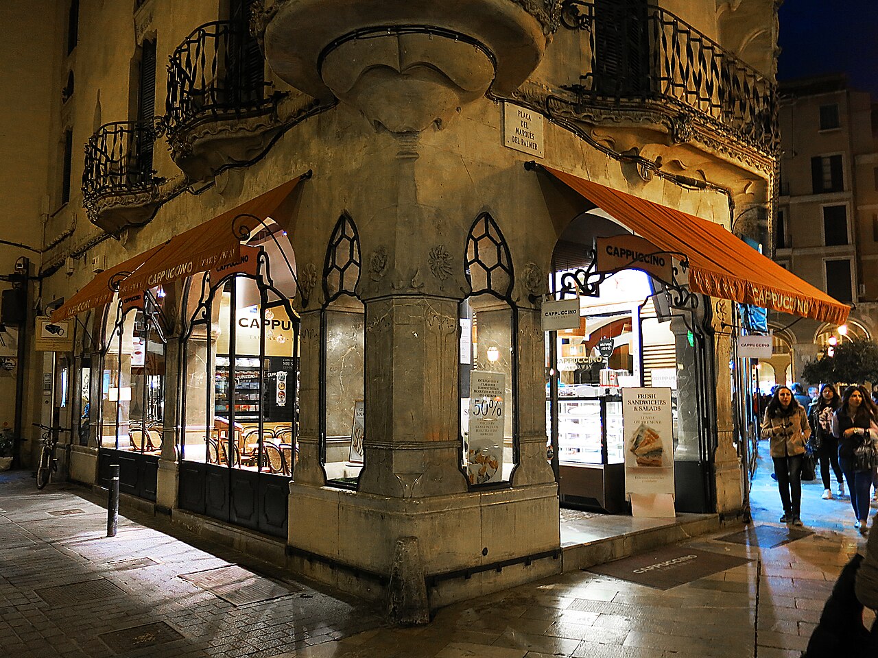 Can Forteza Rey Palma: het modernistische juweel (Gaudí-stijl) 3 De antieke apotheek op de begane grond van Can Forteza Rey