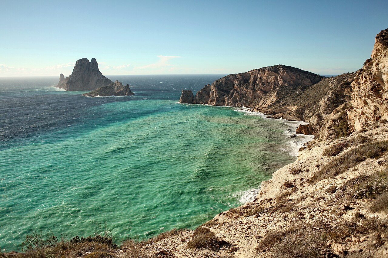 Het rotseiland Es Vedrà voor de zuidwestkust van Ibiza