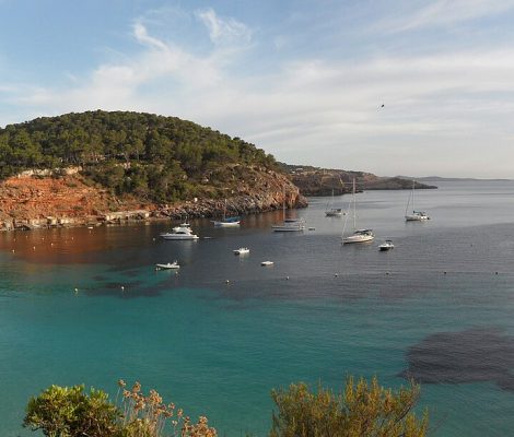 Stranden van Ibiza — Cala Salada westkust