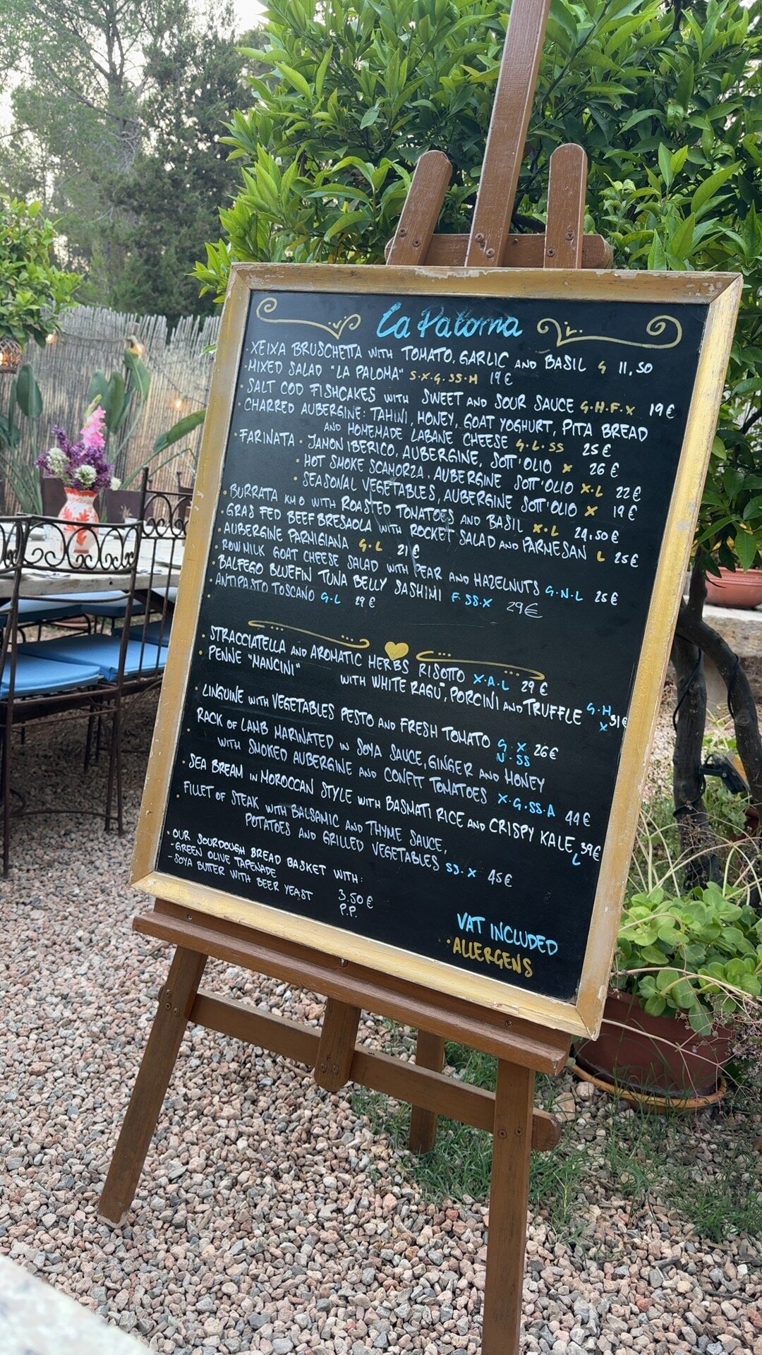 Handgeschreven krijtbord-menu bij La Paloma Ibiza