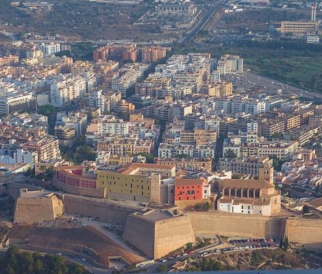Luchtfoto van Dalt Vila en Ibiza-stad (Eivissa)