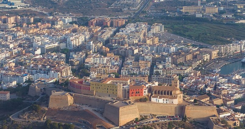 Luchtfoto van Dalt Vila en Ibiza-stad (Eivissa)