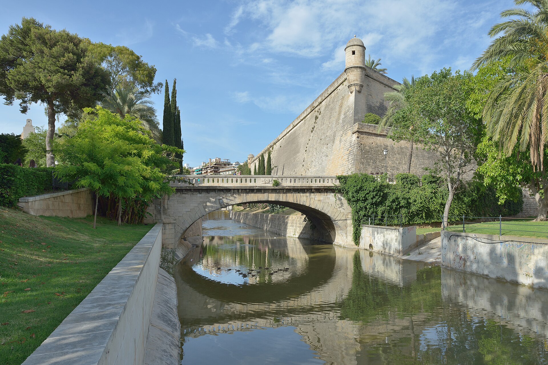 Bastiò de Sant Pere — onderdeel van de oude stadsmuren van Palma, vlakbij de Porta des Camp