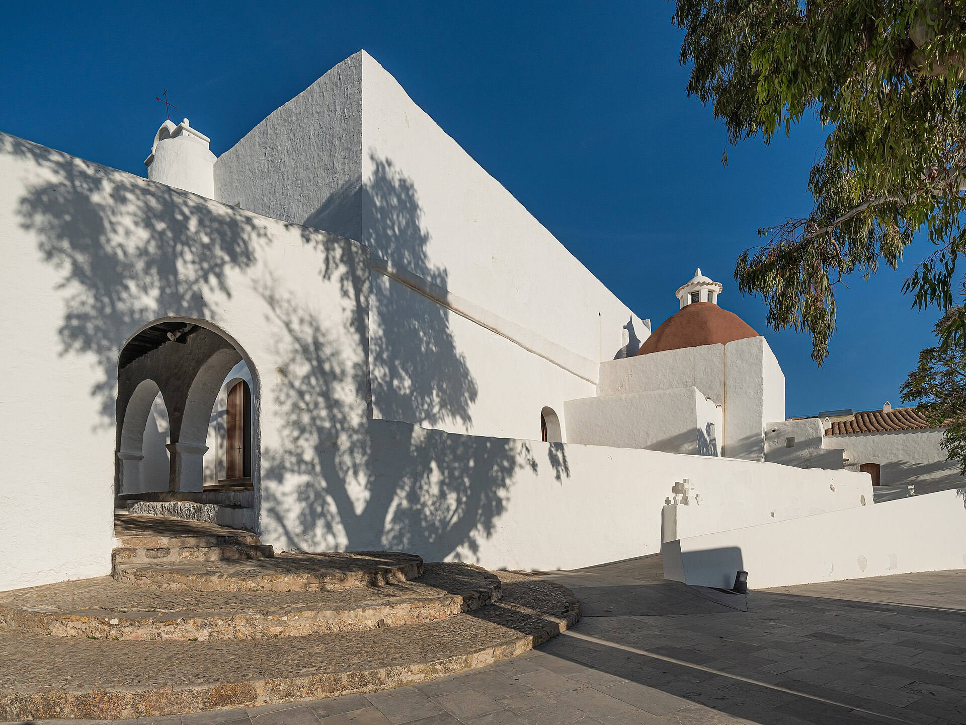 Puig de Missa kerk-fort boven Santa Eulària