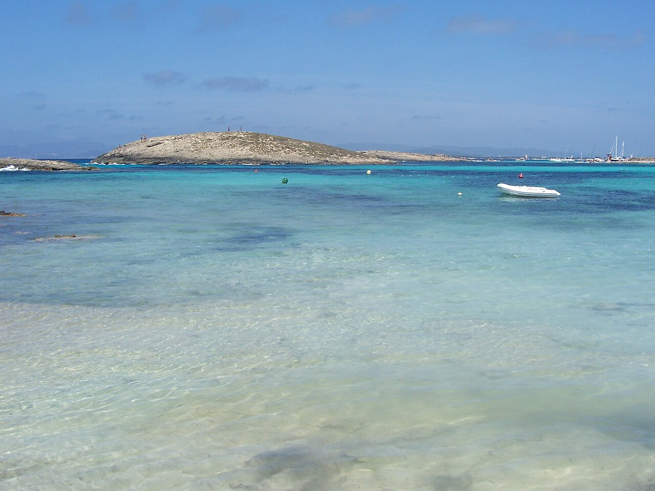 Turquoise water en wit zand van Ses Illetes op Formentera
