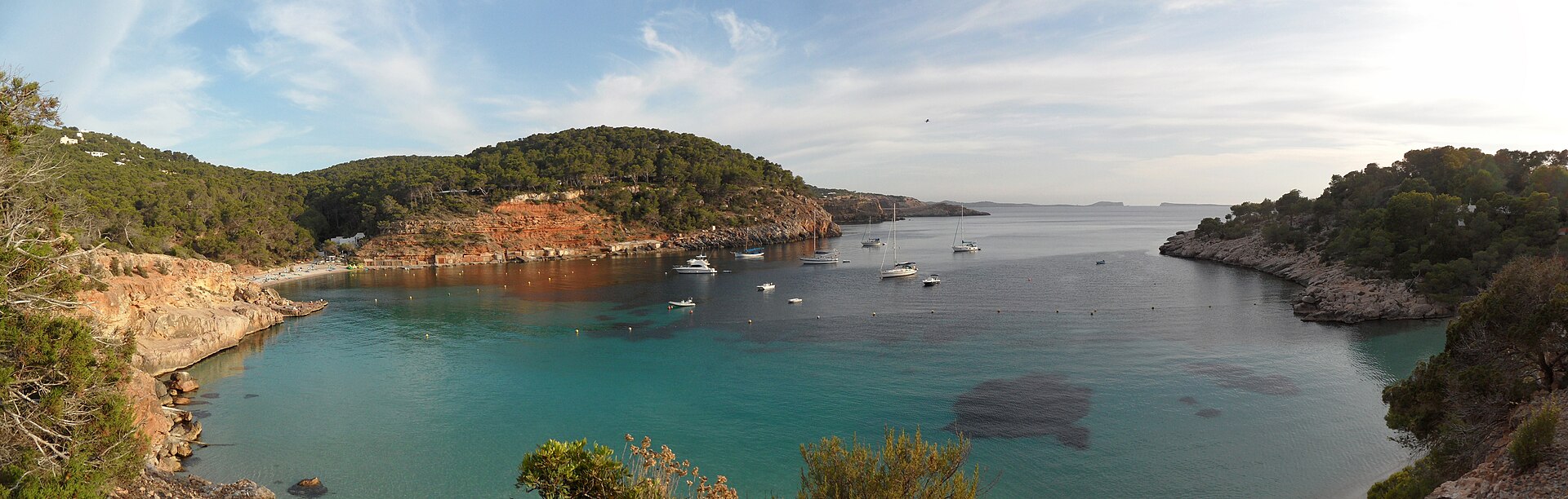 Cala Salada aan de westkust van Ibiza