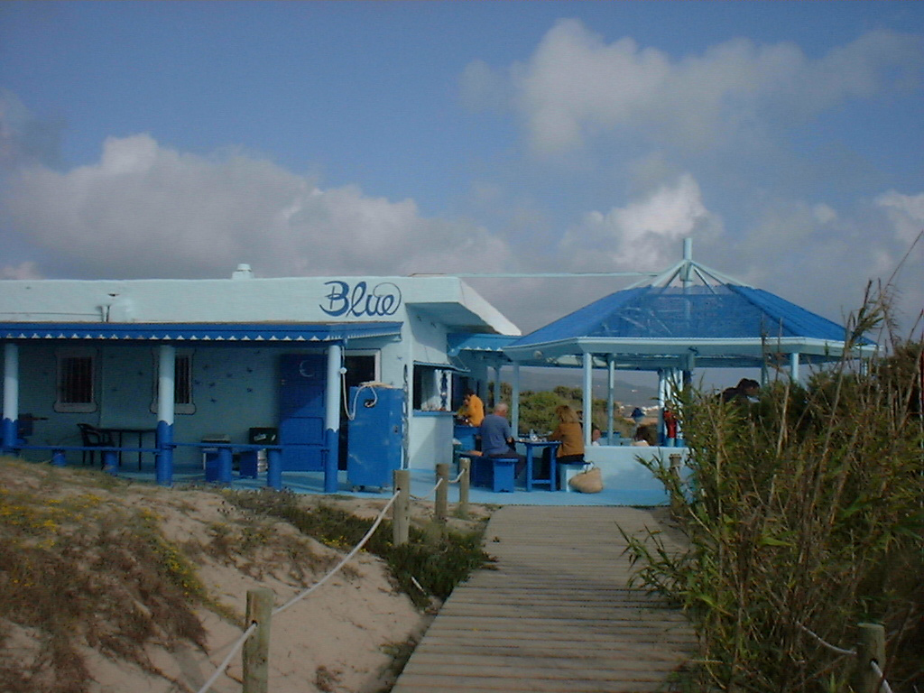 Blue Bar Formentera: de iconische blauwe zonsondergangsbar aan Migjorn 1 Blue Bar Formentera op Formentera