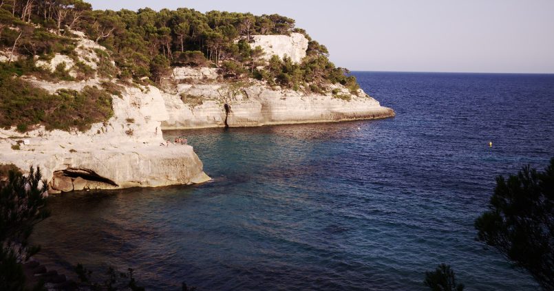 Cala Mitjana Menorca op Menorca