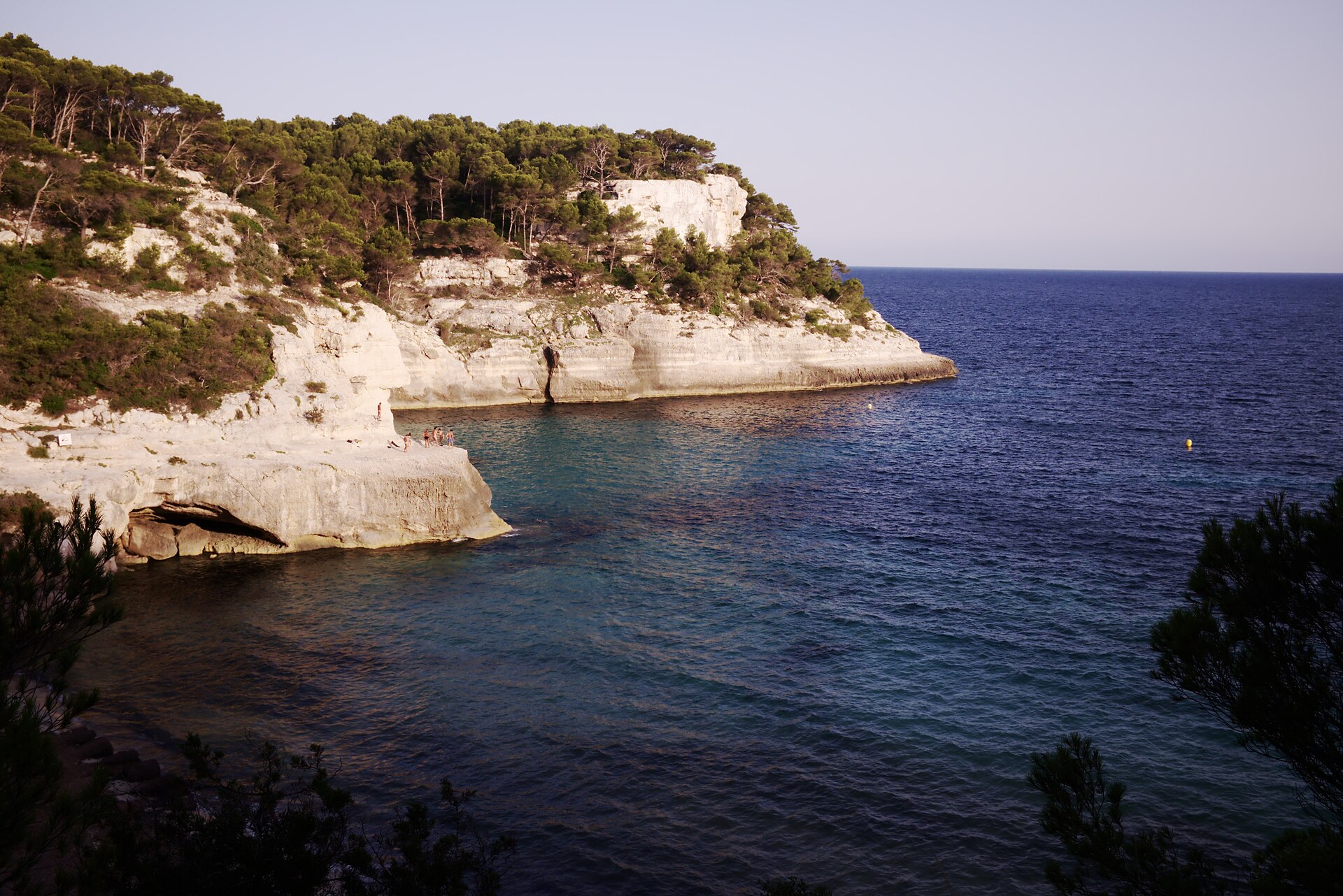 Cala Mitjana Menorca op Menorca