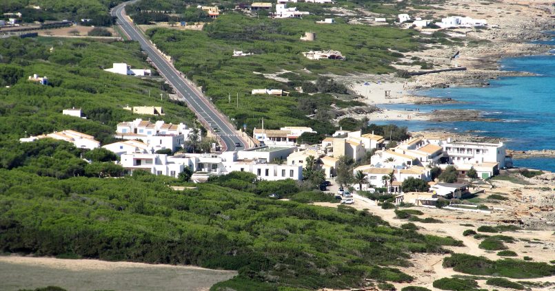 Es Caló de Sant Agustí op Formentera, vissersdorpje aan de oostkust bij La Mola