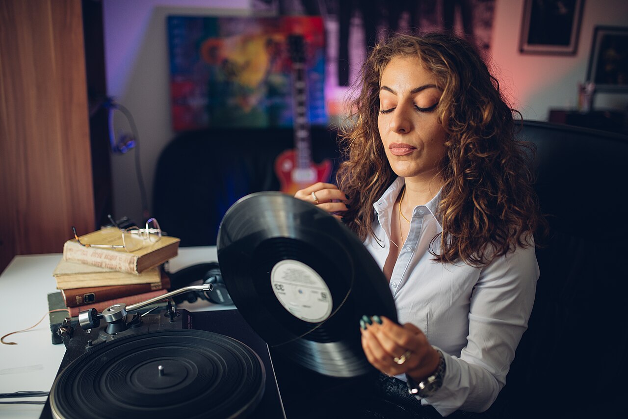 Muziek en dj's zijn het hart van de zaak.