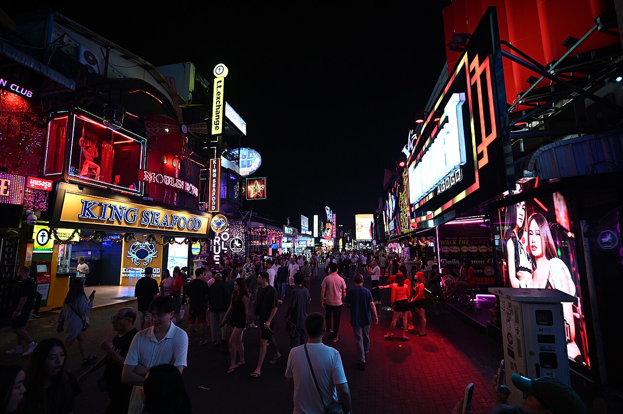 Uitgaan in San Antonio Ibiza: de West End en de sunset strip 3 Het West End, vol bars en straatpret.