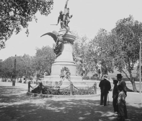 Historische promenade Vara de Rey in Ibiza-stad, waar Ca n'Alfredo sinds 1934 zit