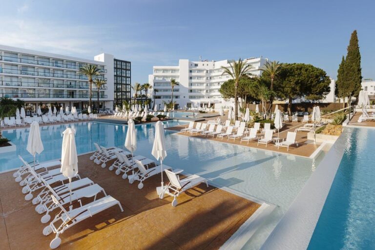 Adults only op Ibiza: hotels alleen voor volwassenen 8 AluaSoul Ibiza op Ibiza