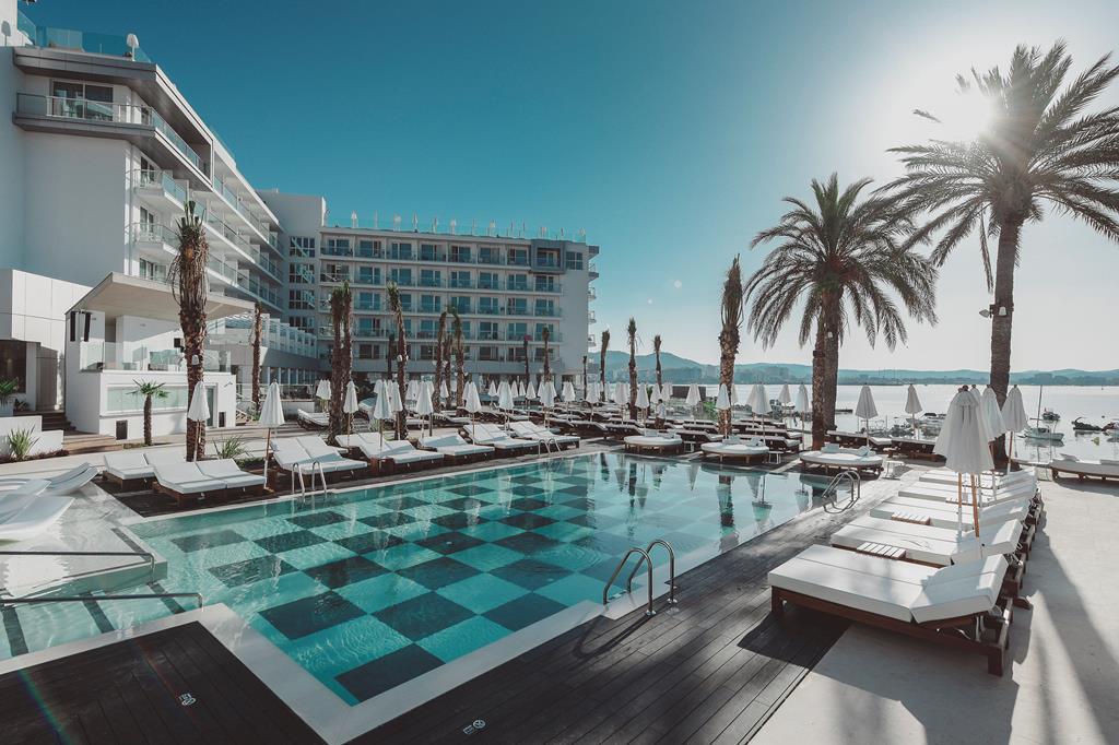 Amàre Beach Hotel Ibiza: strandhotel voor volwassenen 3 Amare Beach Hotel Ibiza op Ibiza