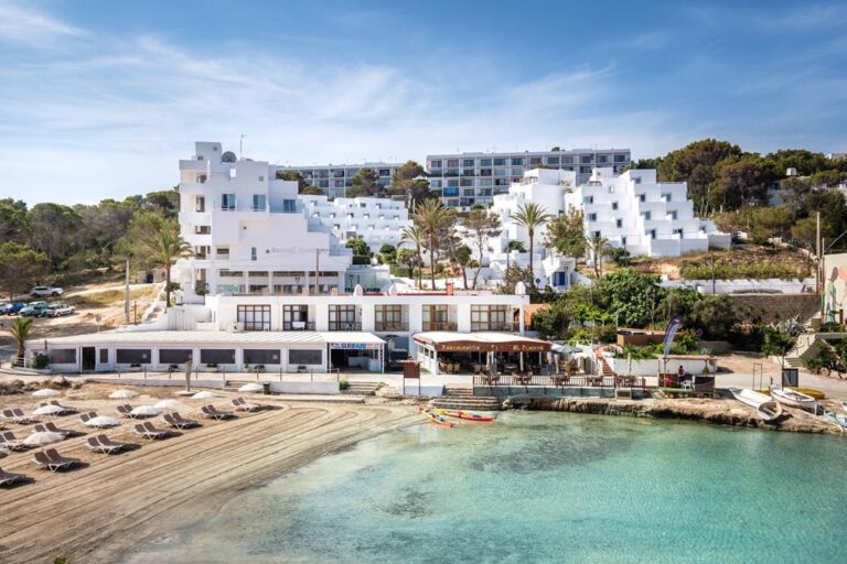 Adults only op Ibiza: hotels alleen voor volwassenen 10 Barceló Portinatx op Ibiza