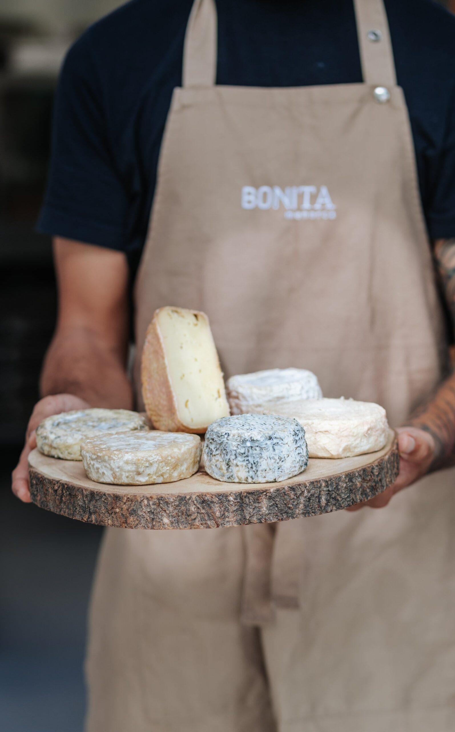 Bodegas Binifadet Menorca: lunch en wijnproeven tussen de wijnstokken 5 Plank met Menorquijnse kazen in het restaurant van Bodegas Binifadet