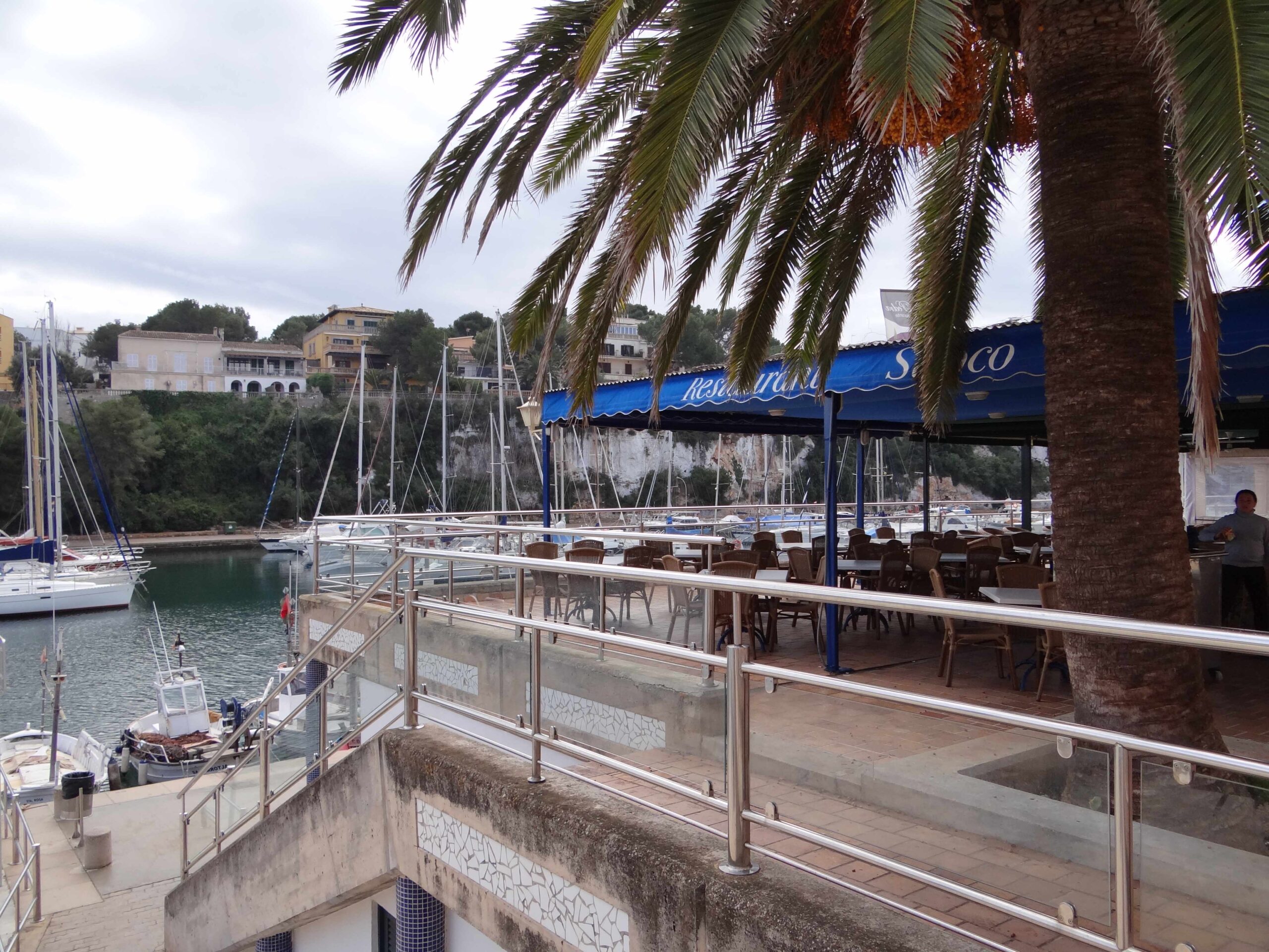 De haven van Porto Cristo op Mallorca, uitvalsbasis voor een boottocht langs de oostkust
