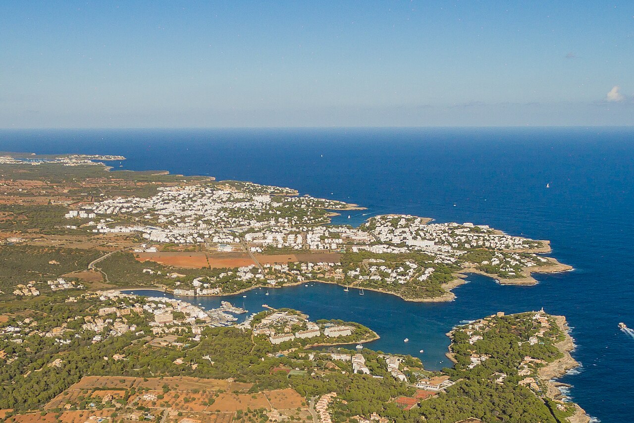 Luchtfoto van Cala d'Or en Portopetro aan de zuidoostkust van Mallorca