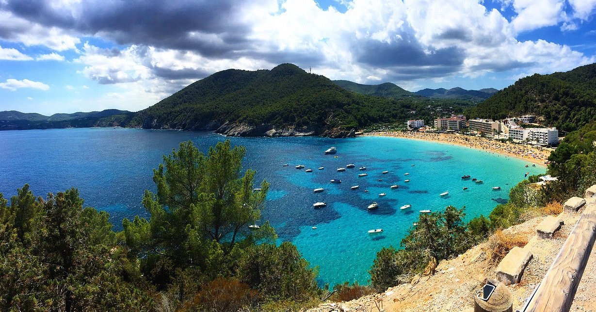 Cala Nova Ibiza: het surf-strand met golven bij Es Canar 3 Cala Nova Ibiza, foto 2