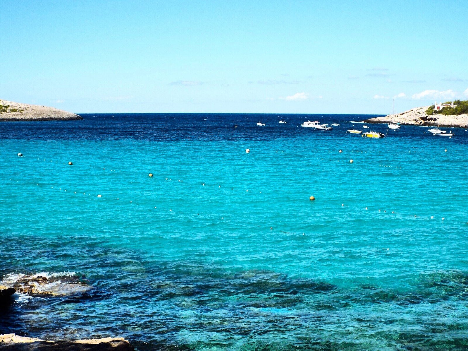 Cala Nova Ibiza: het surf-strand met golven bij Es Canar 6 Cala Nova Ibiza, foto 5