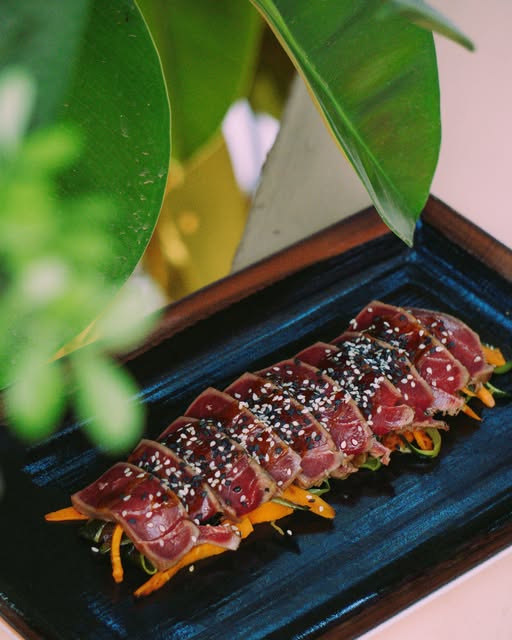 Tonijntataki als gerecht bij Can Carlos