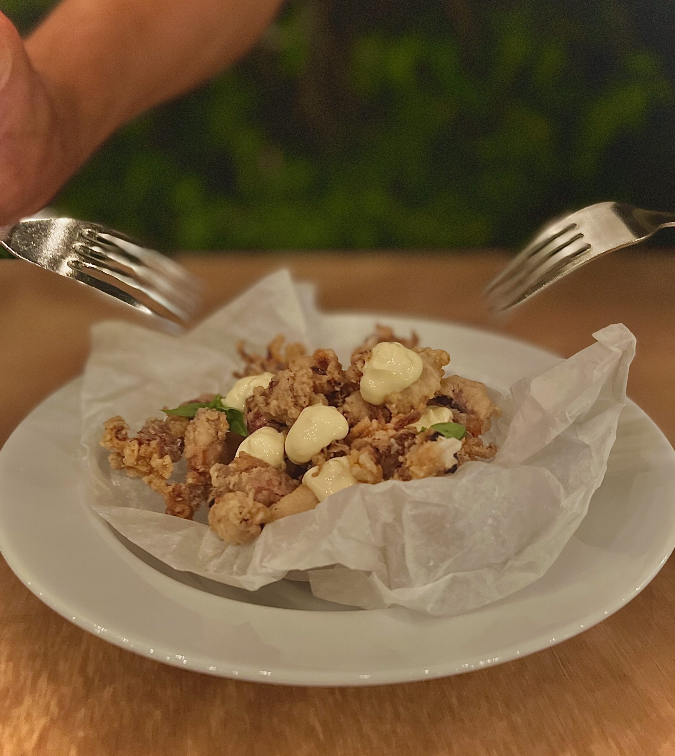 Krokant gebakken fritto op tafel bij Casanita Formentera
