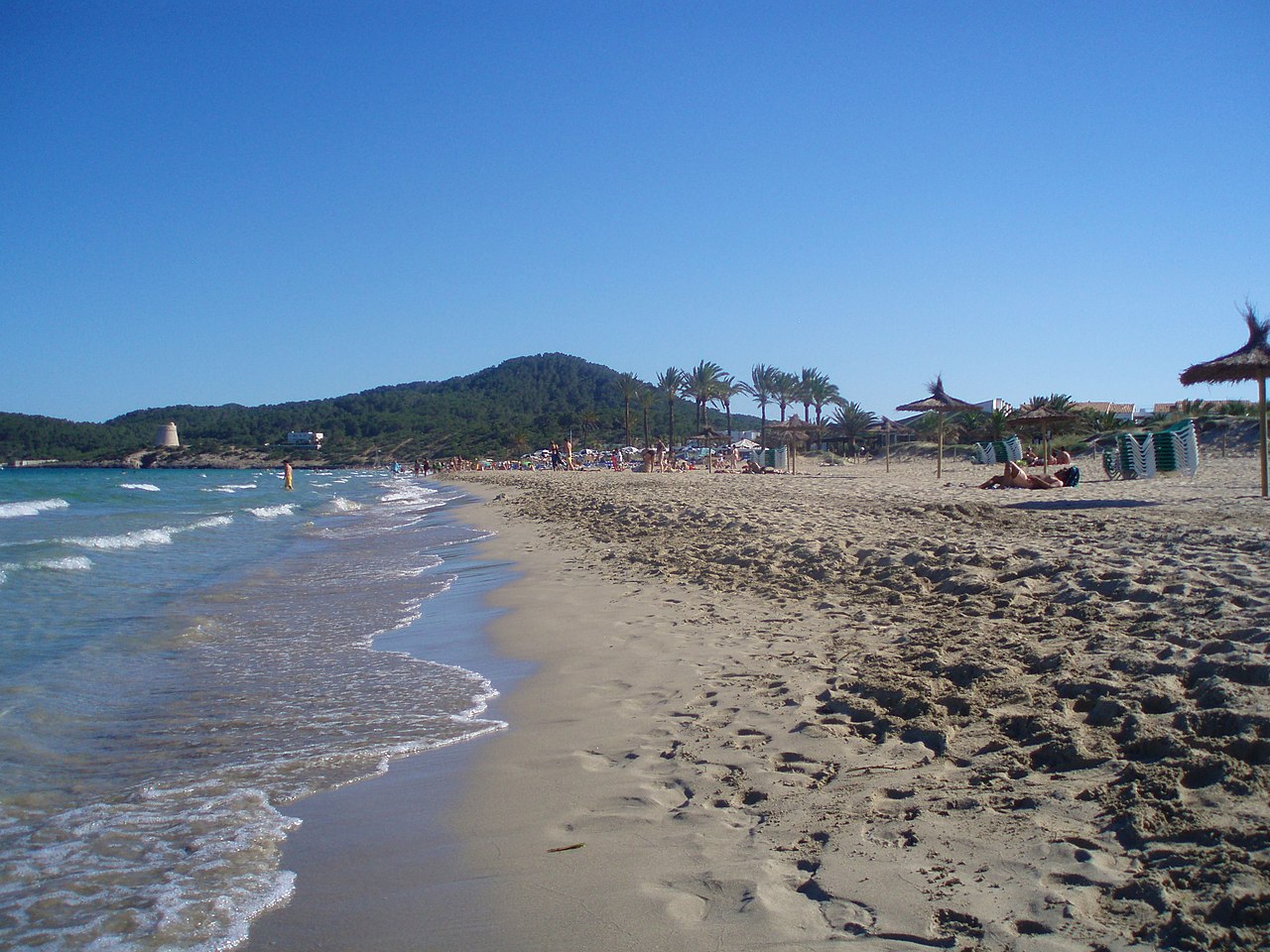 Het brede zandstrand van Playa d'en Bossa