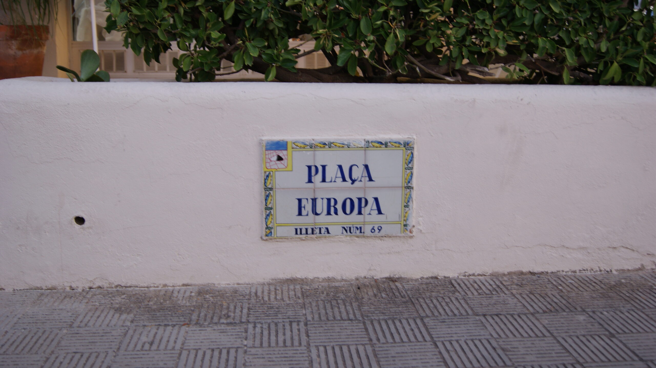De Plaça Europa in het centrum van Colònia de Sant Jordi op Mallorca