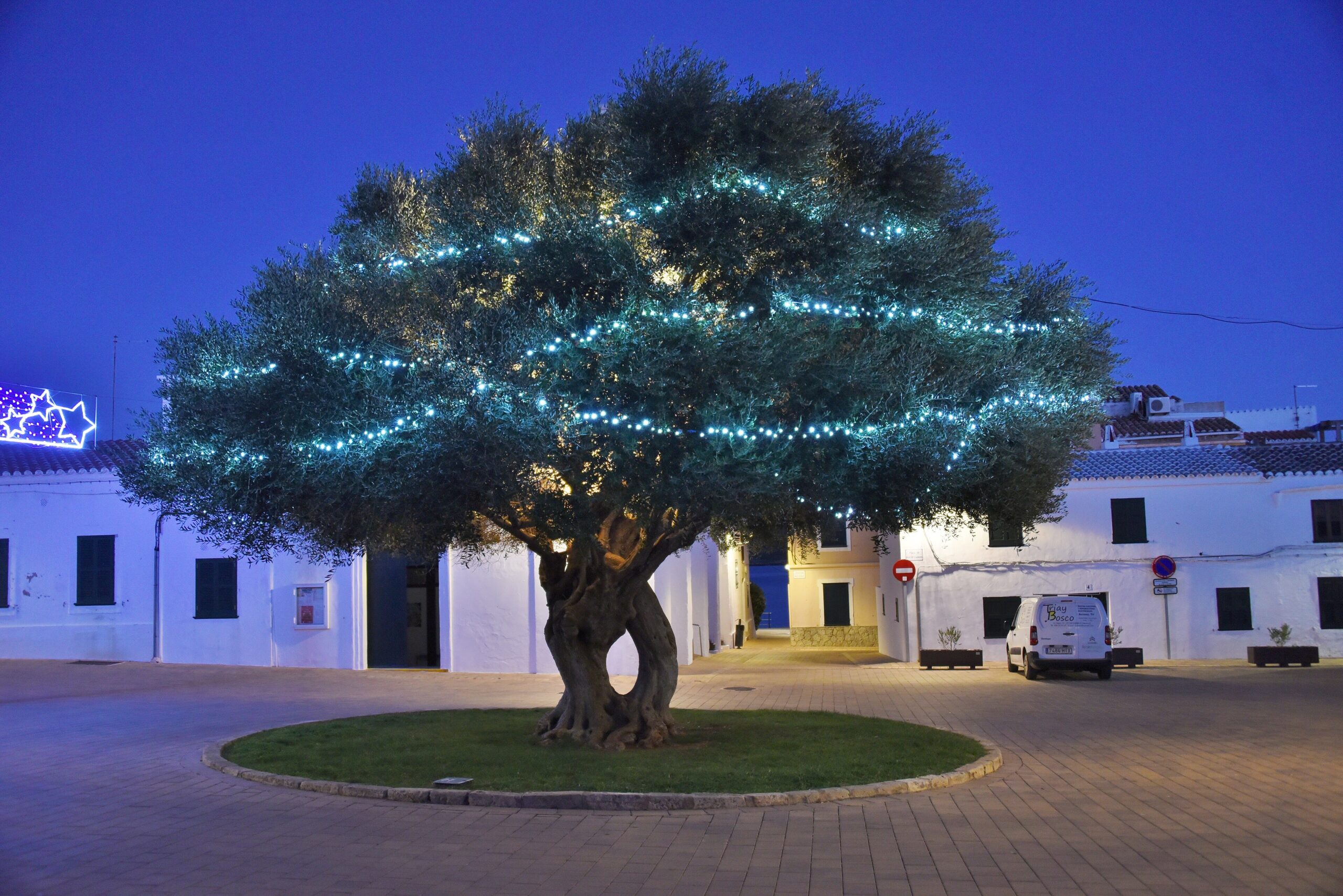 Es Mercadal Menorca: centraal dorp aan de voet van Monte Toro 3 Es Mercadal Menorca, foto 2
