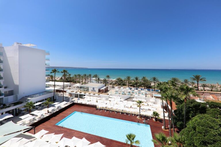 Adults only op Mallorca: hotels alleen voor volwassenen 7 Iberostar Waves Bahia de Palma op Mallorca