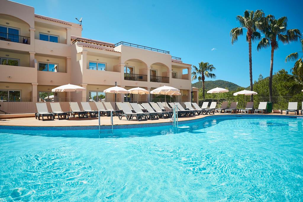 Invisa Cala Blanca: familiehotel aan Es Figueral 5 Invisa Figueral Resort Cala Blanca op Ibiza