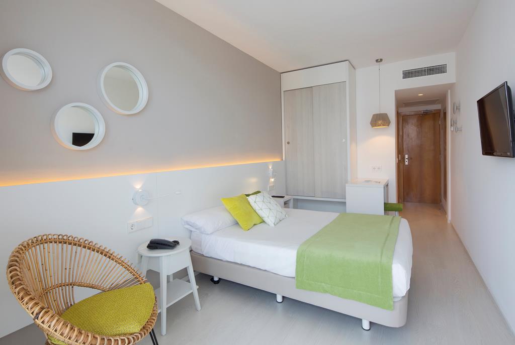 JS Sol de Alcudia: strand, meer en haven 2 JS Sol de Alcudia op Mallorca