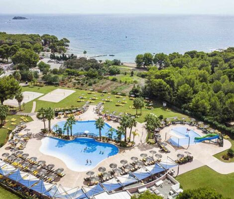 Het resort TUI MAGIC LIFE Cala Pada bij Santa Eulària op Ibiza