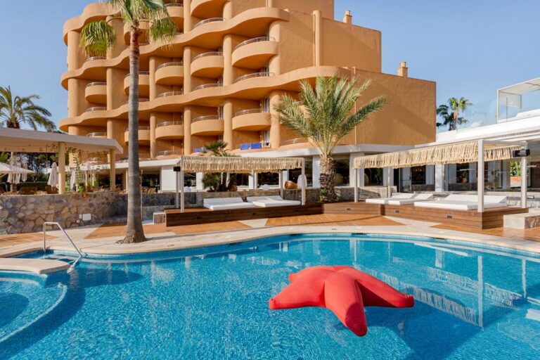 Adults only op Mallorca: hotels alleen voor volwassenen 3 Marins Beach Club op Mallorca