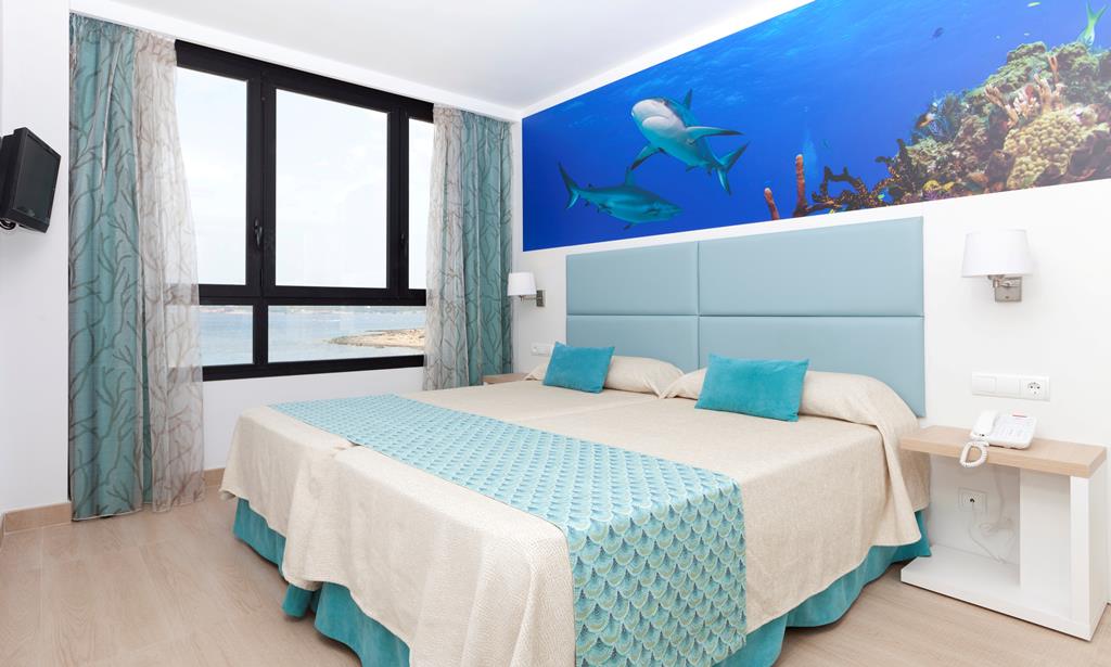 Marvell Club: splashpark in Sant Antoni 2 Marvell Club Hotel & Apartments op Ibiza