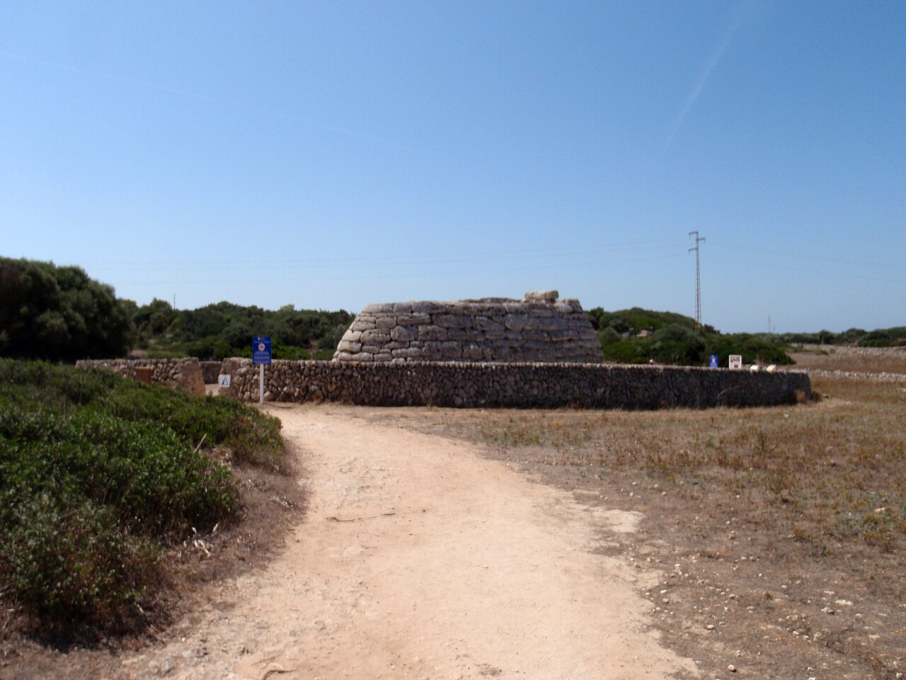 Naveta des Tudons Menorca: prehistorisch graf aan de Me-1 5 Naveta des Tudons Menorca, foto 4