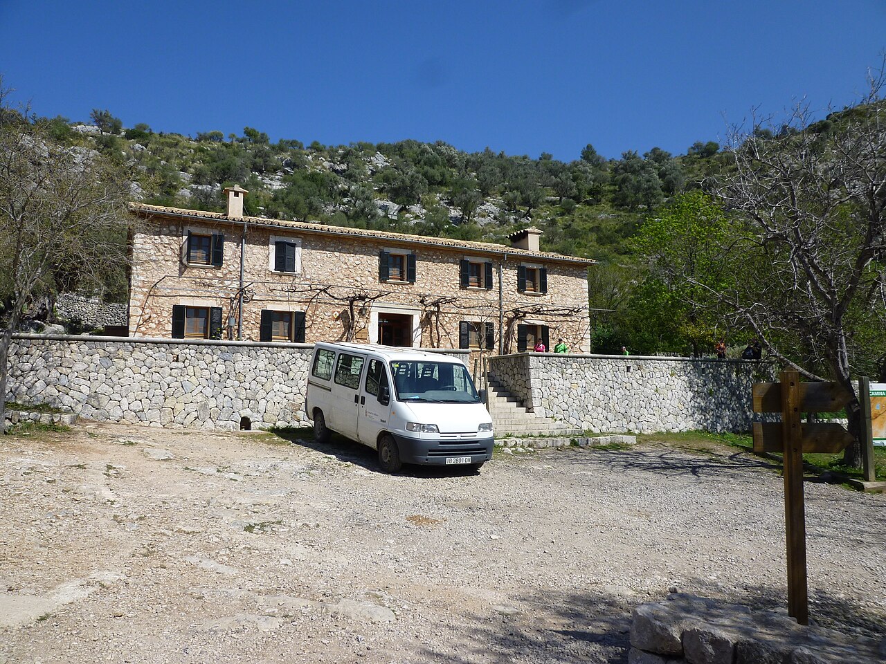 Het gebouw van de berghut Tossals Verds op Mallorca