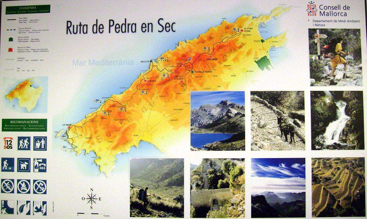 Informatiebord van de Ruta de Pedra en Sec, de GR221 op Mallorca
