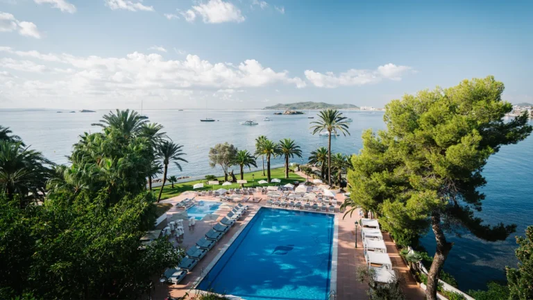 Adults only op Ibiza: hotels alleen voor volwassenen 2 THB Los Molinos op Ibiza