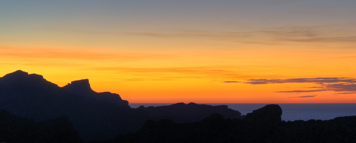 Zonsondergang op Mallorca: waar, hoe laat en hoe je er komt 7 Avondlicht boven de Serra de Tramuntana op Mallorca