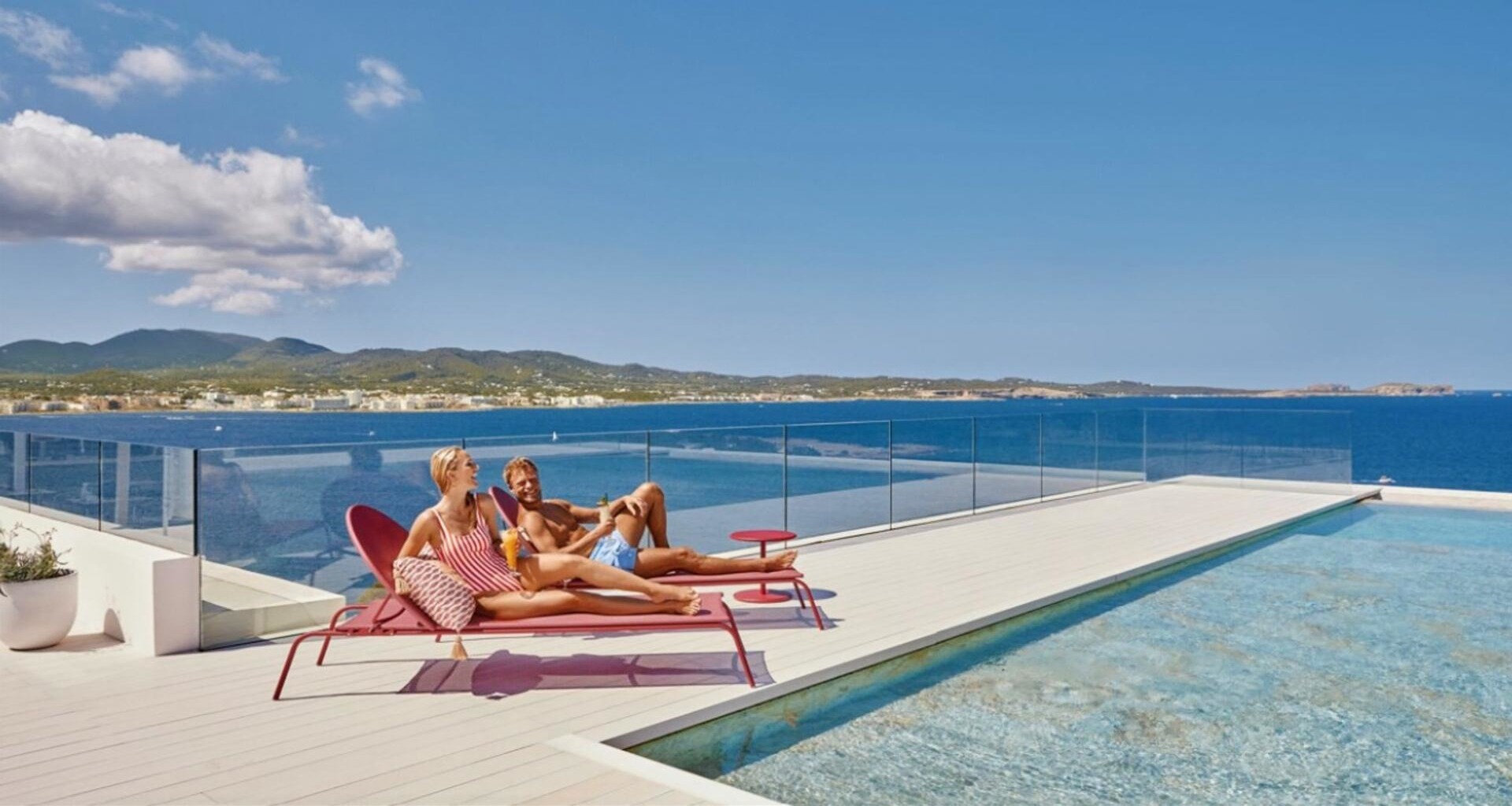 TRS Ibiza Hotel: all-in voor volwassenen bij Cala Gració 1 TRS Ibiza Hotel bij Sant Antoni op Ibiza