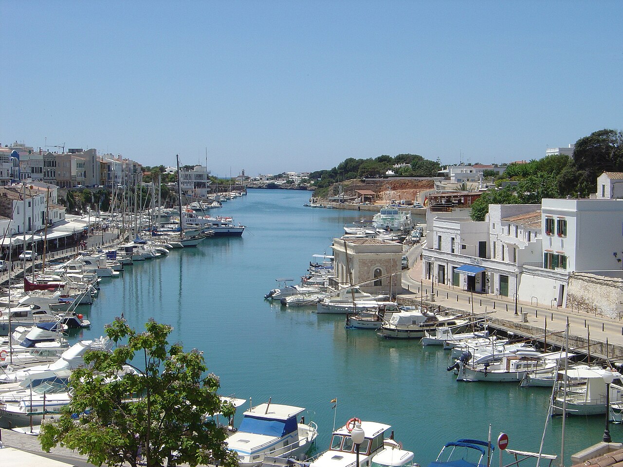 Uitgaan in Ciutadella Menorca, foto 3