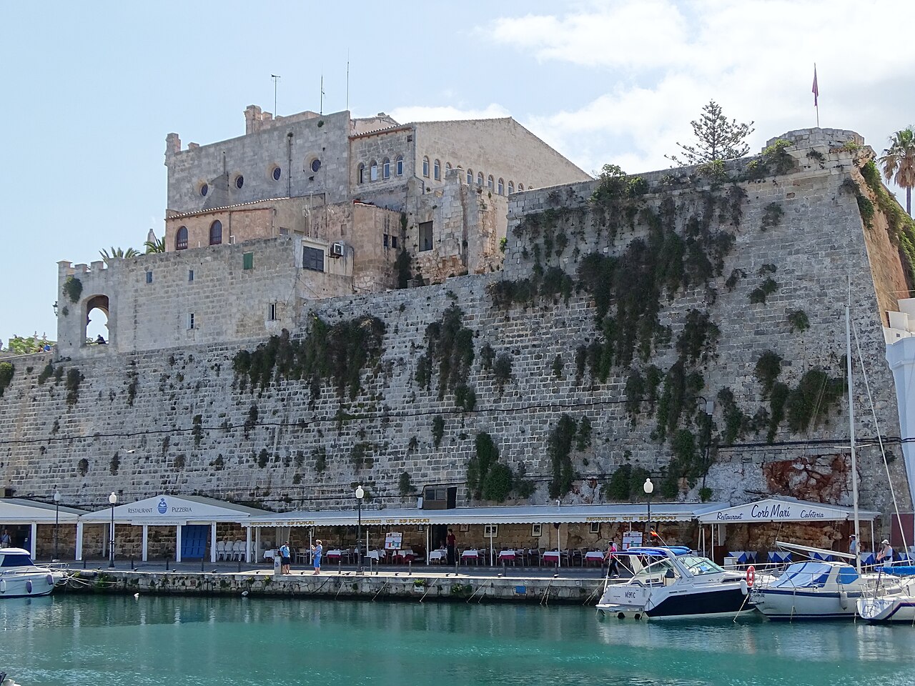 Uitgaan in Ciutadella Menorca, foto 4