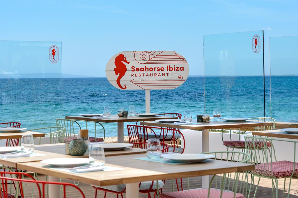 Hotel Vibra Algarb: strandhotel aan Playa d’en Bossa 3 Vibra Algarb op Ibiza