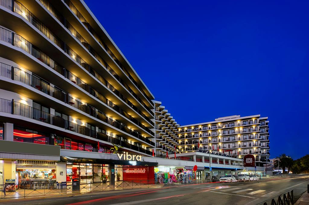 Hotel Vibra District: all-in in hart van Sant Antoni 5 Vibra District op Ibiza